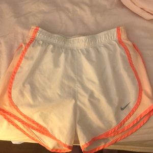 Nike Athletic White shorts 🤍🧡